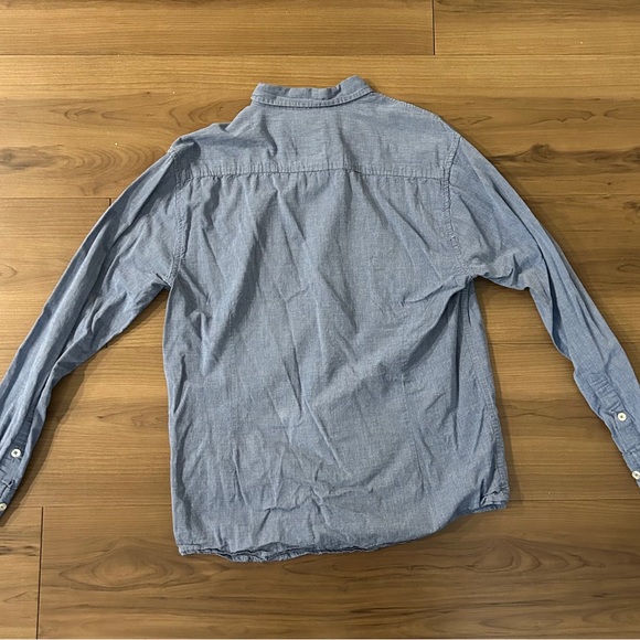 Artistry in Motion Men’s Blue Button Down Shirt - Picture 4 of 4